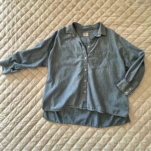 GAP Chambray Denim Casual Button Down Shirt